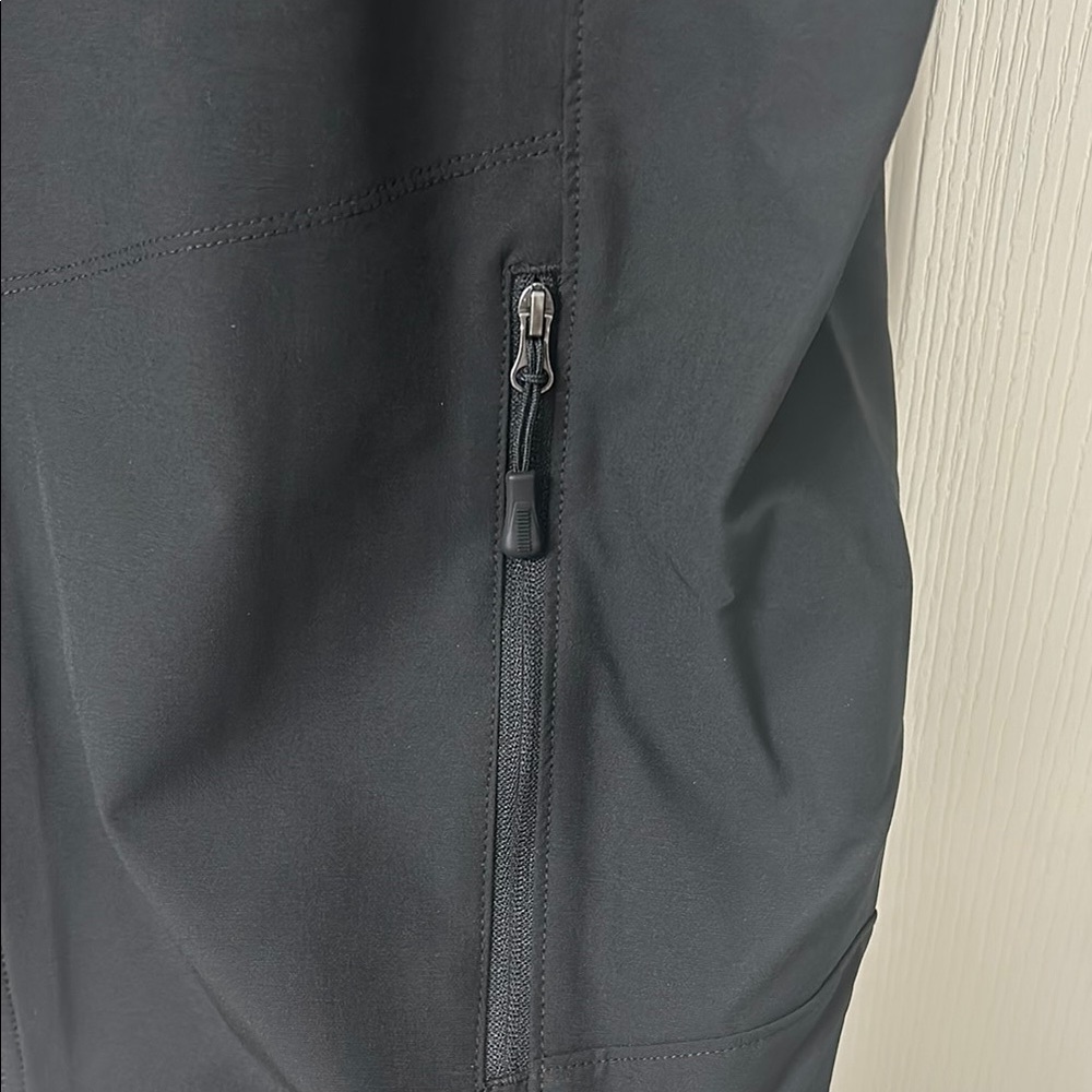 Black performance Vest with High Collar and Zipper - Picture 4 of 7
